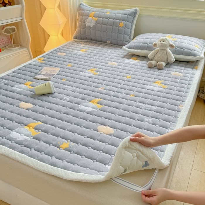 91家纺网 家纺一手货源 找家纺 优品惠 2025新款牛奶绒床垫床褥垫子床护垫冬季加绒加厚夹棉床盖 星月织梦灰