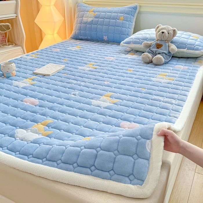 91家纺网 家纺一手货源 找家纺 优品惠 2025新款牛奶绒床垫床褥垫子床护垫冬季加绒加厚夹棉床盖 星月织梦蓝