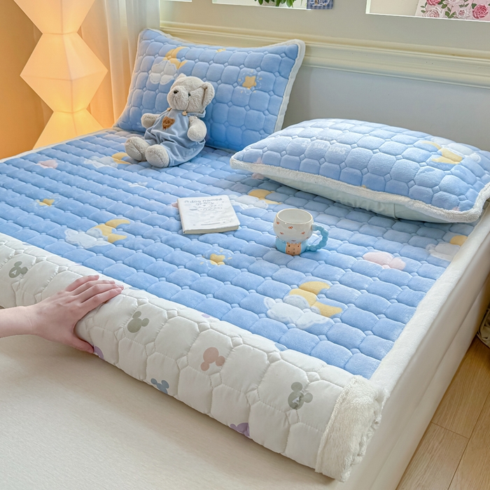 91家纺网 家纺一手货源 找家纺 优品惠 2025新款牛奶绒床垫床褥垫子床护垫冬季加绒加厚夹棉床盖 星月织梦蓝