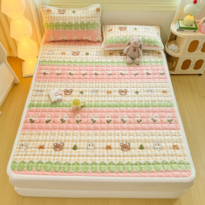 91家纺网 家纺一手货源 找家纺 优品惠 2025新款牛奶绒床垫床褥垫子床护垫冬季加绒加厚夹棉床盖 熊兔花园