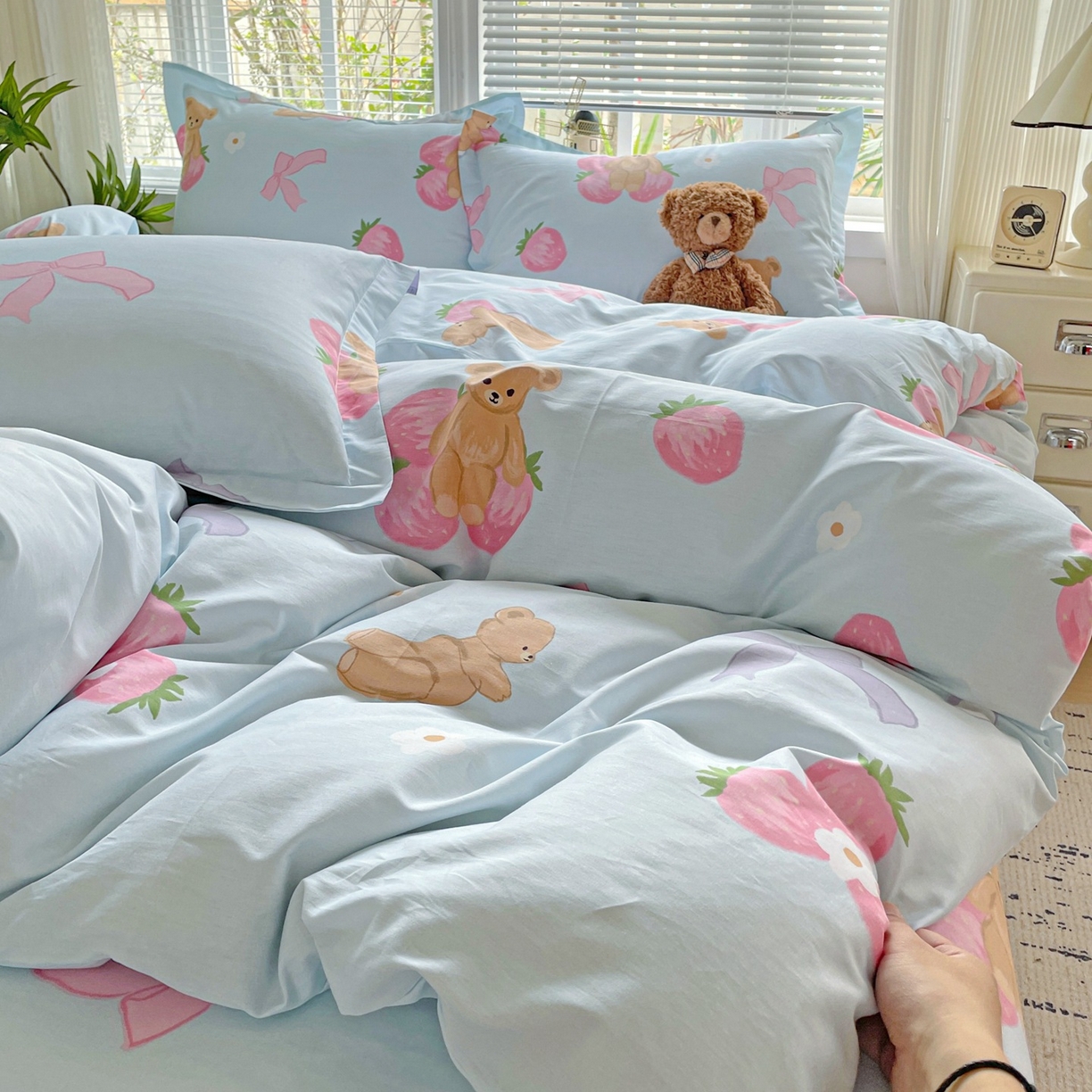 91家纺网 家纺一手货源 找家纺 文黛家居 2025新款全棉喷气印花全棉纯棉印花系列单品被套被套单件单被套 草莓熊-蓝