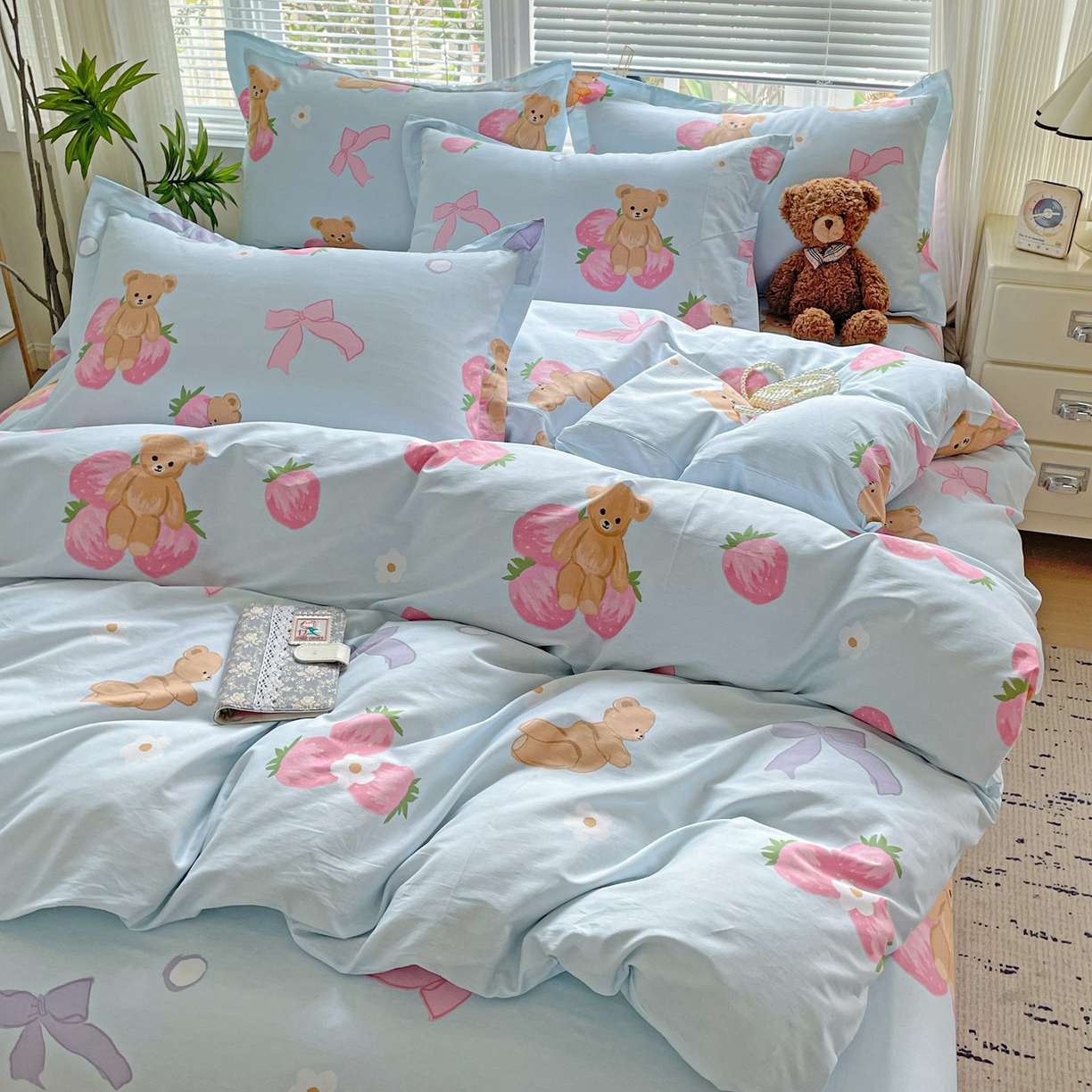 91家纺网 家纺一手货源 找家纺 文黛家居 2025新款全棉喷气印花全棉纯棉印花系列单品被套被套单件单被套 草莓熊-蓝