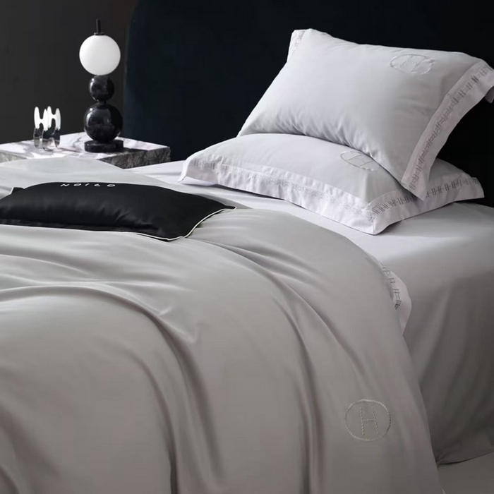 91家纺网 家纺一手货源 找家纺 嘉汀兰家居 2025新款长绒棉磨毛四件套—蔓莎 灰色