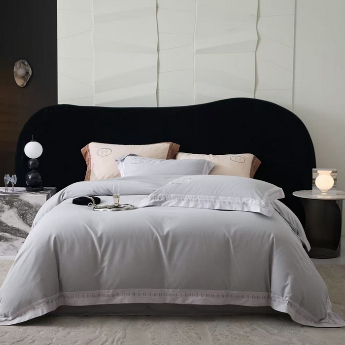 91家纺网 家纺一手货源 找家纺 嘉汀兰家居 2025新款长绒棉磨毛四件套—蔓莎 灰色