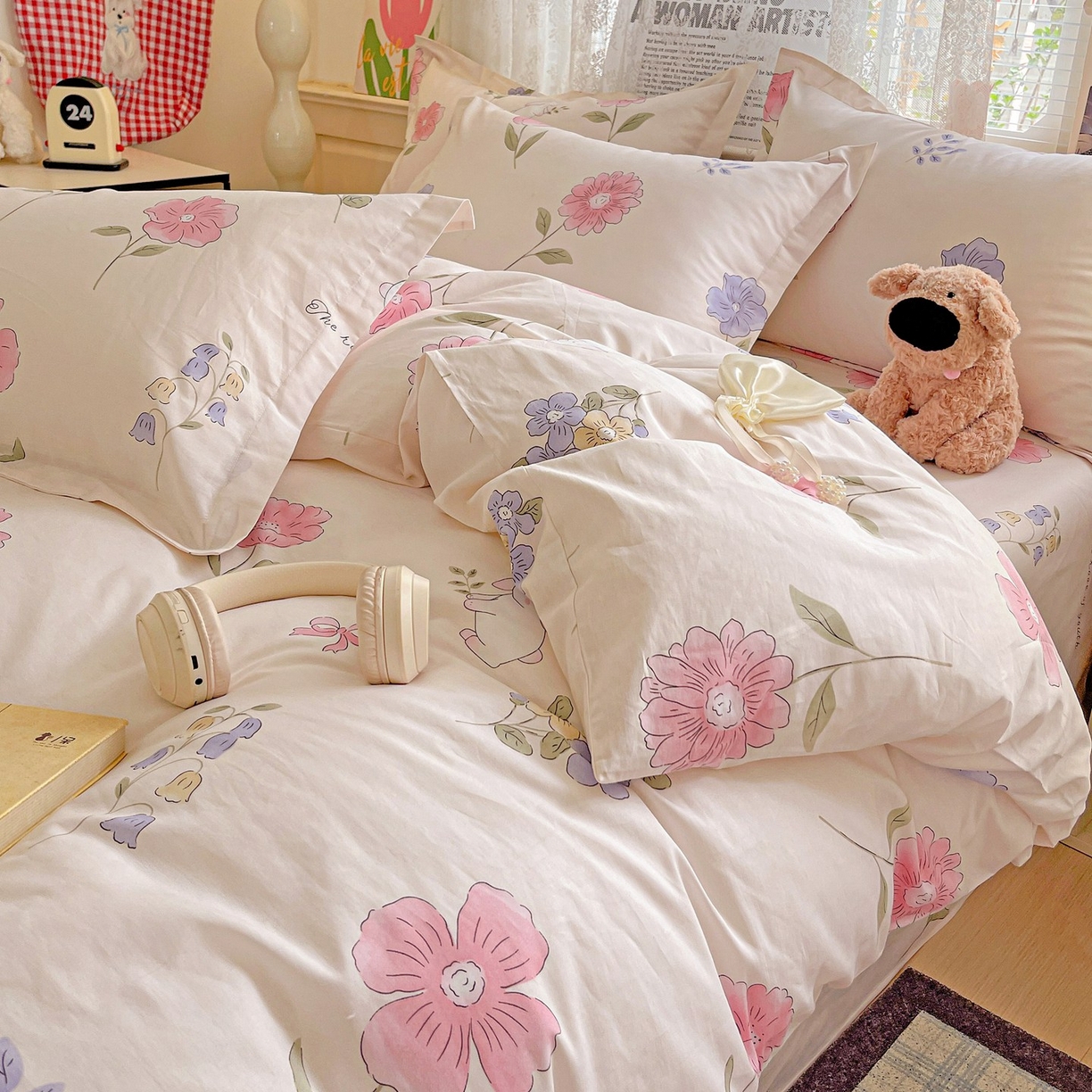 91家纺网 家纺一手货源 找家纺 文黛家居 2025新款全棉喷气印花全棉纯棉印花系列四件套 花丛小兔