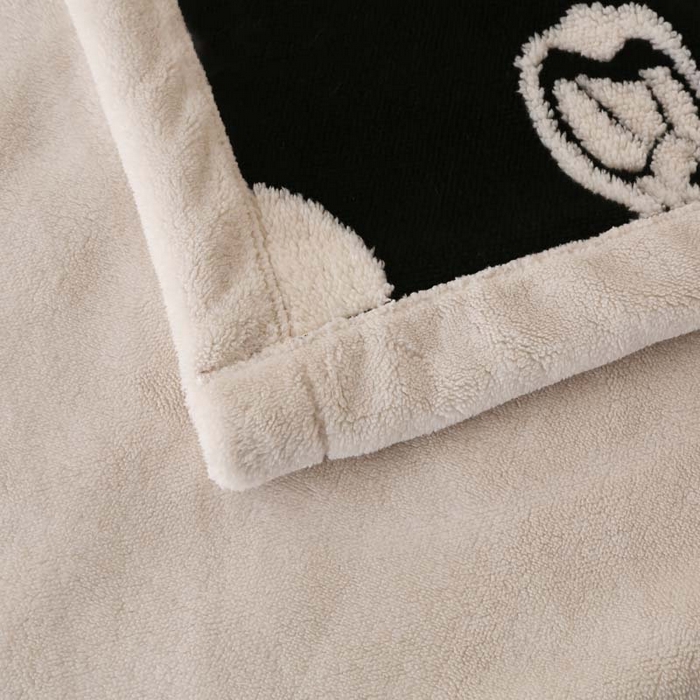 91家纺网 家纺一手货源 找家纺 卡奥家纺 2025新款双层提花复合欧棉绒毛毯 蝶颜