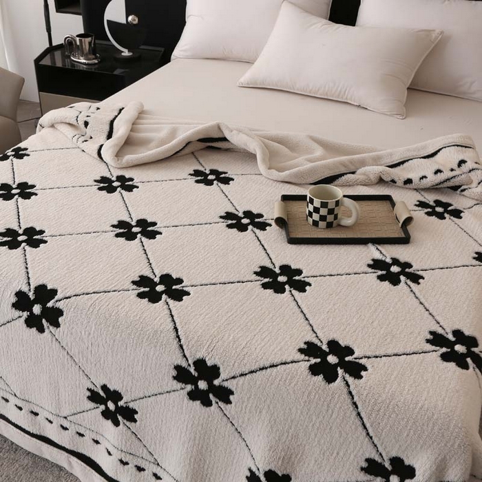 91家纺网 家纺一手货源 找家纺 卡奥家纺 2025新款双层提花复合欧棉绒毛毯 花婉