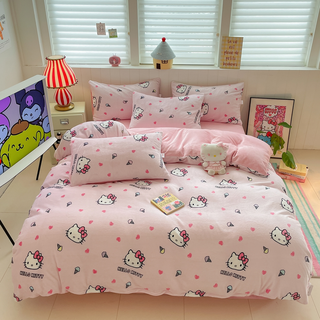91家纺网 家纺一手货源 找家纺 桃子家居 2025新款A类正版三丽鸥授权卡通加厚高克重牛奶绒系列四件套 绒三丽鸥-粉心甜筒kitty