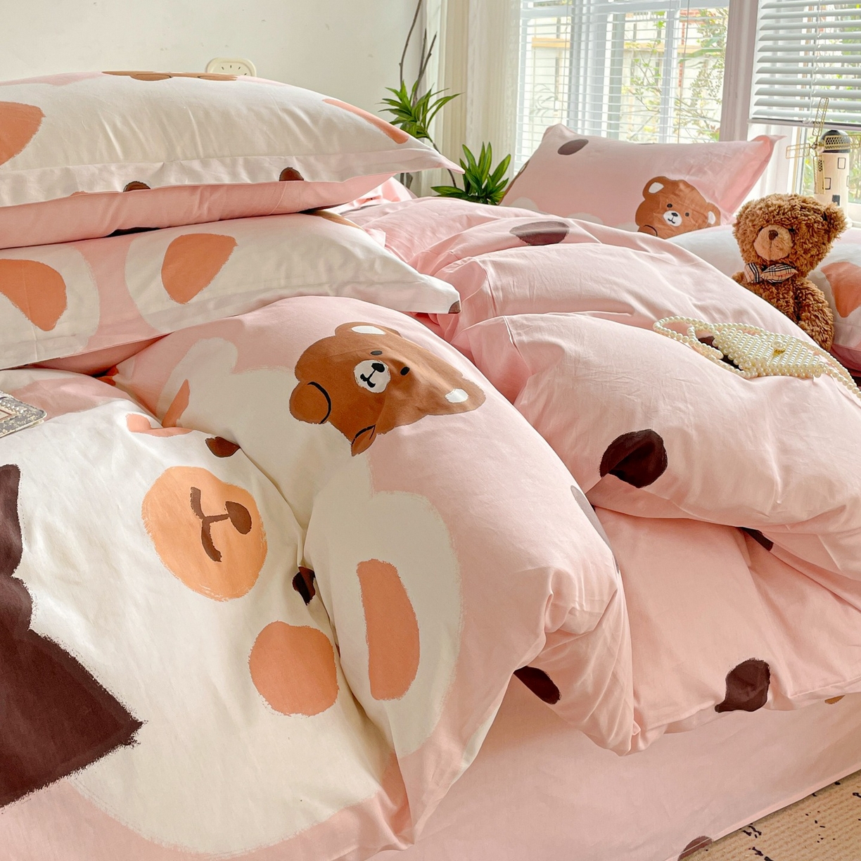 91家纺网 家纺一手货源 找家纺 文黛家居 2025新款全棉喷气印花全棉纯棉印花系列四件套 熊熊乐园-粉