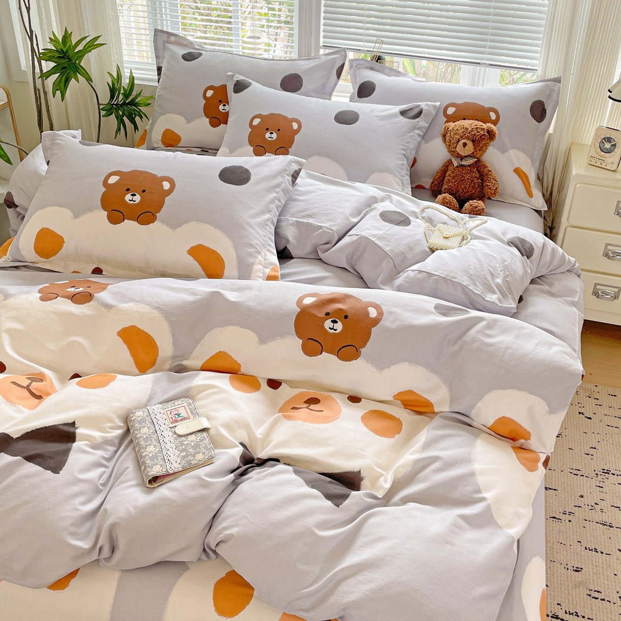 91家纺网 家纺一手货源 找家纺 文黛家居 2025新款全棉喷气印花全棉纯棉印花系列四件套 熊熊乐园-灰