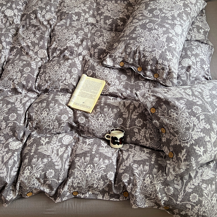 91家纺网 家纺一手货源 找家纺 优佳优品 2025秋冬新款A类高克重亚麻复古侘季风复麻系列四件套 霜华梦影