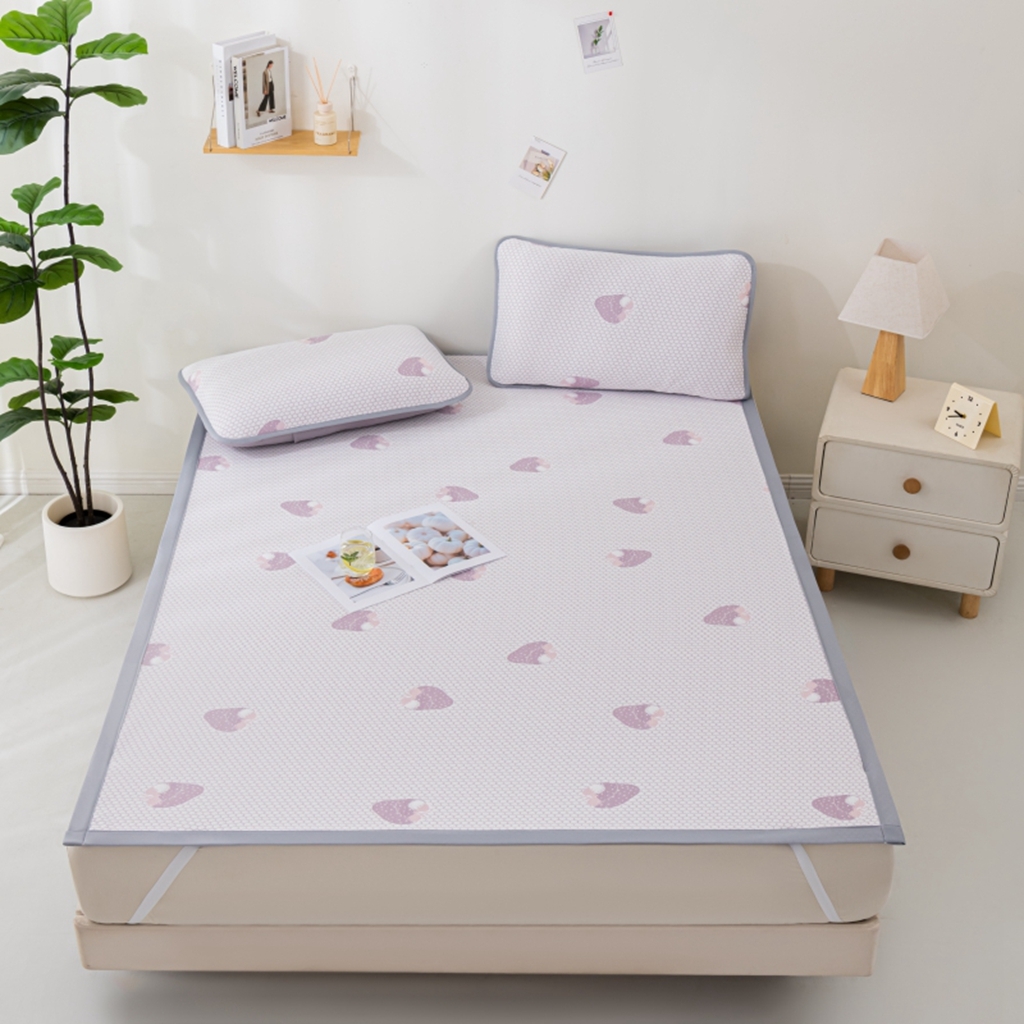 91家纺网 家纺一手货源 找家纺 观月轩家纺 2025新款亲肤舒适冰豆豆凉席席子三件套 草莓