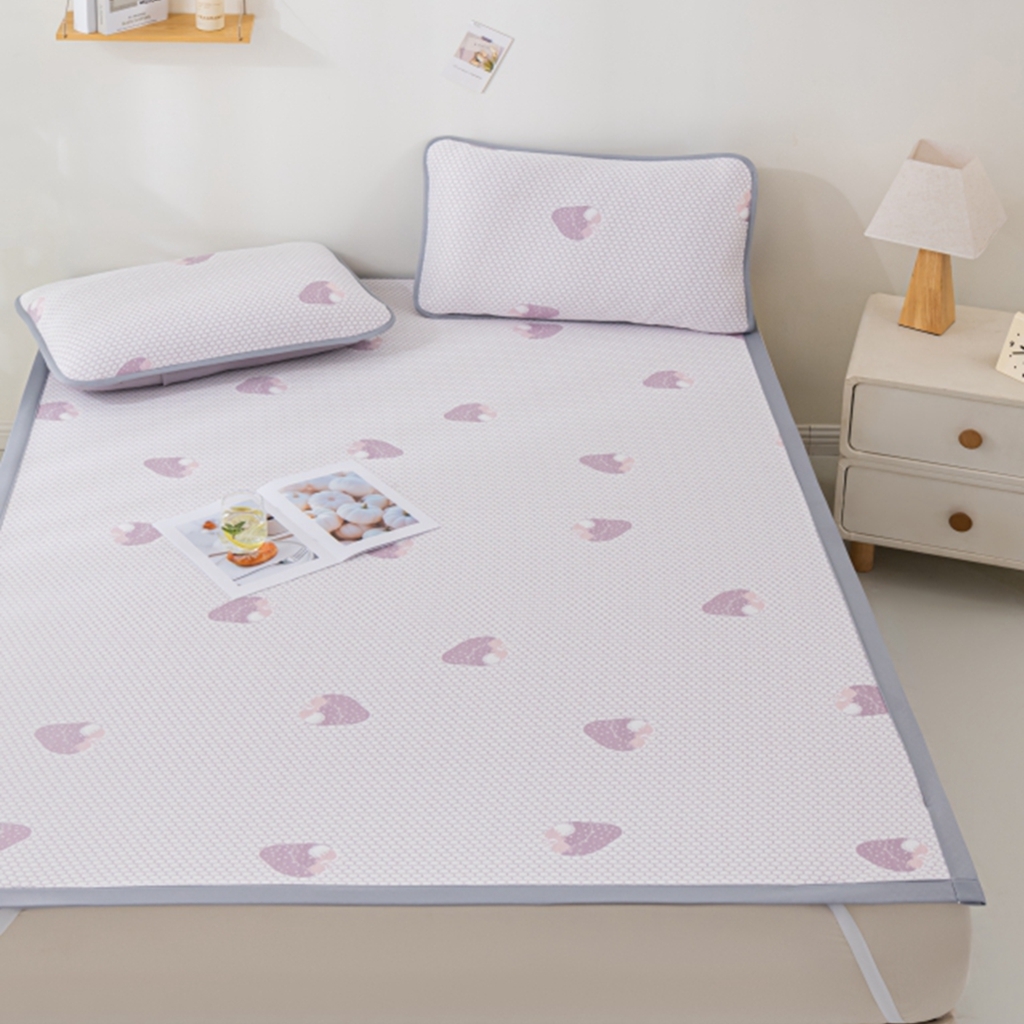 91家纺网 家纺一手货源 找家纺 观月轩家纺 2025新款亲肤舒适冰豆豆凉席席子三件套 草莓