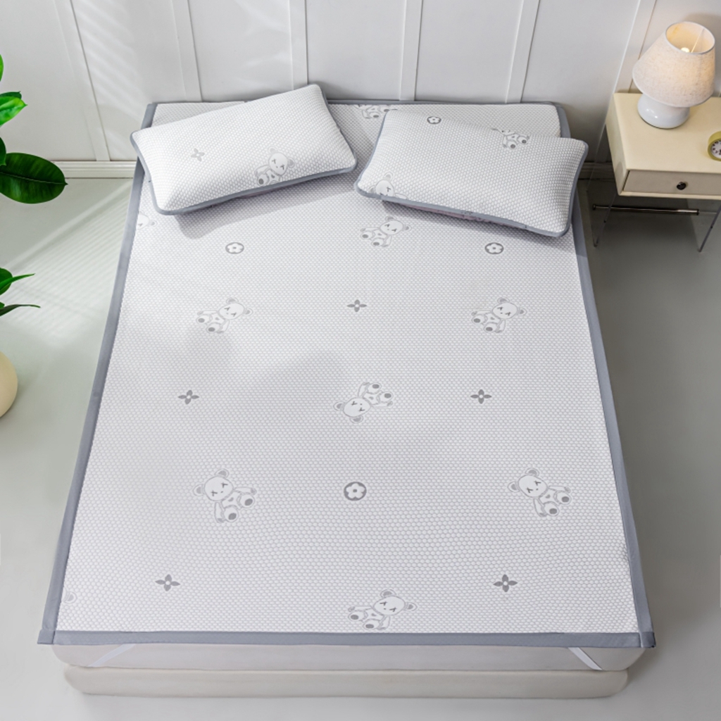 91家纺网 家纺一手货源 找家纺 观月轩家纺 2025新款亲肤舒适冰豆豆凉感席 凉席席子 暴力熊-浅灰色