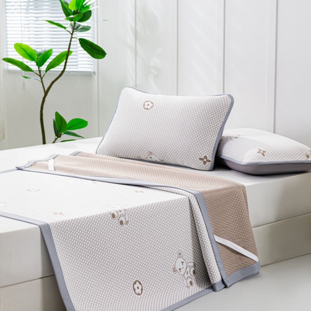 91家纺网 家纺一手货源 找家纺 观月轩家纺 2025新款亲肤舒适冰豆豆凉感席 凉席席子 暴力熊-浅咖色