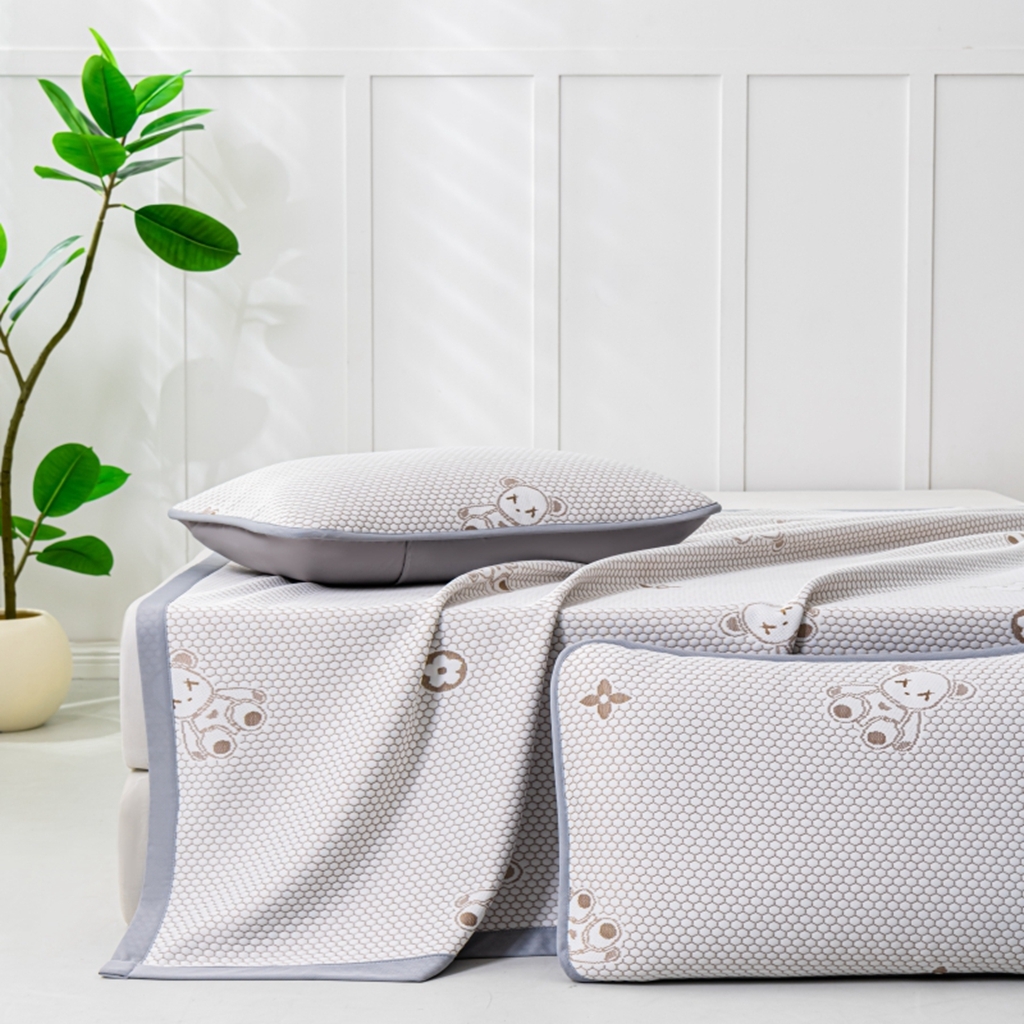 91家纺网 家纺一手货源 找家纺 观月轩家纺 2025新款亲肤舒适冰豆豆凉感席 凉席席子 暴力熊-浅咖色