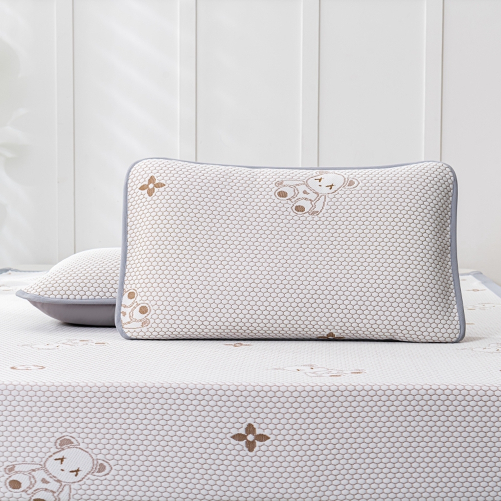 91家纺网 家纺一手货源 找家纺 观月轩家纺 2025新款亲肤舒适冰豆豆凉感席 凉席席子 暴力熊-浅咖色