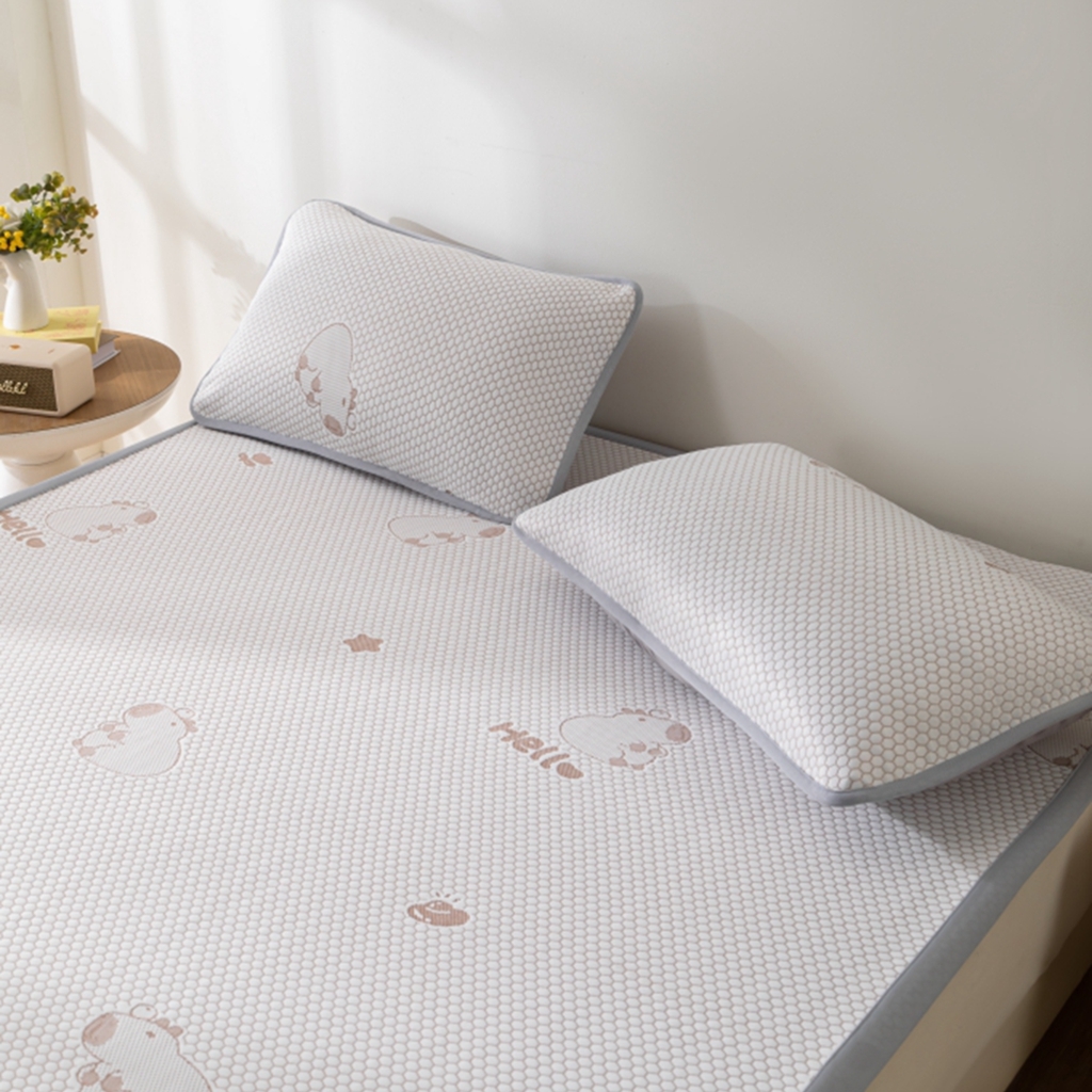 91家纺网 家纺一手货源 找家纺 观月轩家纺 2025新款亲肤舒适冰豆豆凉感席 凉席席子 卡皮巴拉-浅咖色