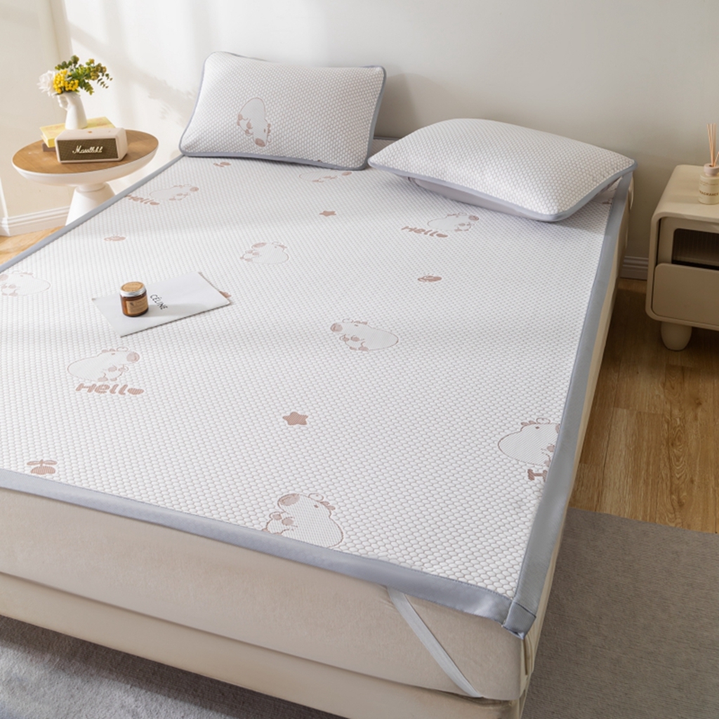 91家纺网 家纺一手货源 找家纺 观月轩家纺 2025新款亲肤舒适冰豆豆凉感席 凉席席子 卡皮巴拉-浅咖色