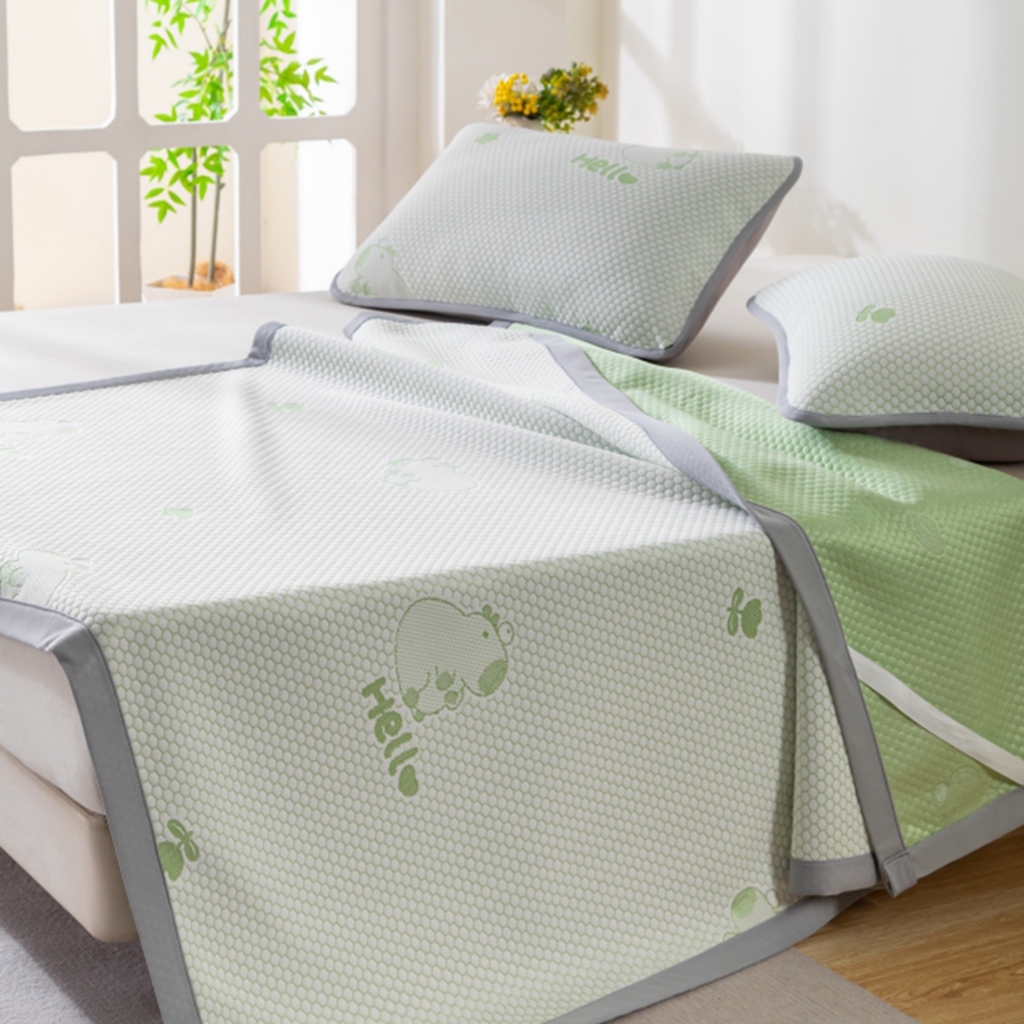 91家纺网 家纺一手货源 找家纺 观月轩家纺 2025新款亲肤舒适冰豆豆凉感席 凉席席子 卡皮巴拉-水绿色