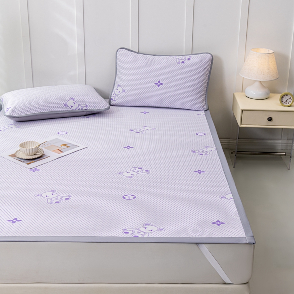 91家纺网 家纺一手货源 找家纺 观月轩家纺 2025新款亲肤舒适冰豆豆凉感席 凉席席子 暴力熊-千黛紫