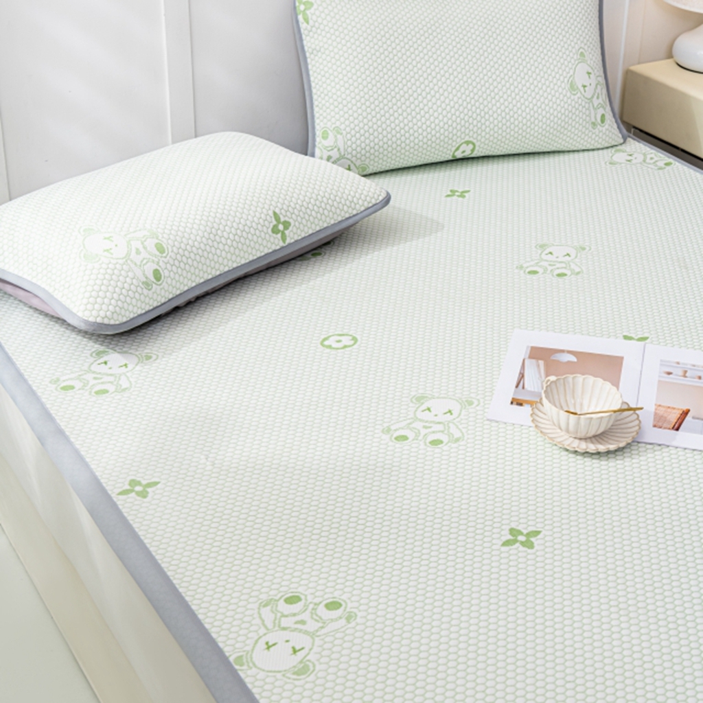 91家纺网 家纺一手货源 找家纺 观月轩家纺 2025新款亲肤舒适冰豆豆凉感席 凉席席子 暴力熊-水绿色