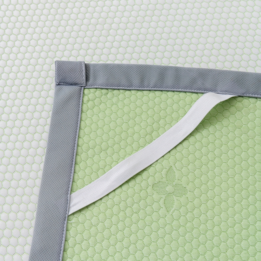 91家纺网 家纺一手货源 找家纺 观月轩家纺 2025新款亲肤舒适冰豆豆凉感席 凉席席子 暴力熊-水绿色