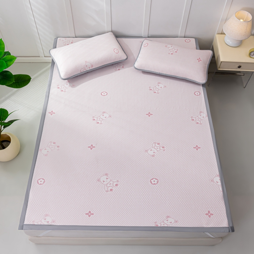 91家纺网 家纺一手货源 找家纺 观月轩家纺 2025新款亲肤舒适冰豆豆凉感席 凉席席子 暴力熊-藕粉色