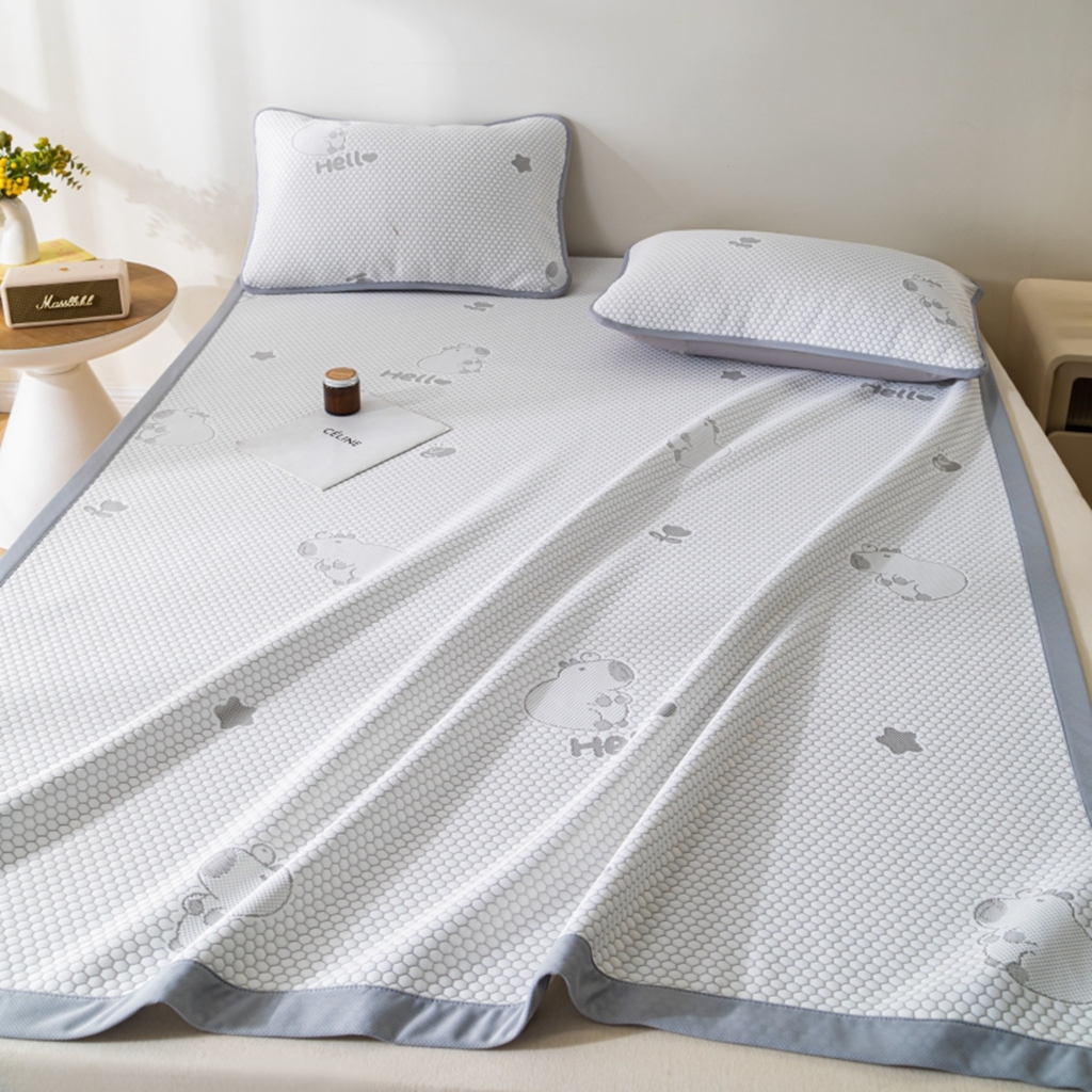 91家纺网 家纺一手货源 找家纺 观月轩家纺 2025新款亲肤舒适冰豆豆凉感席 凉席席子 卡皮巴拉-浅灰色