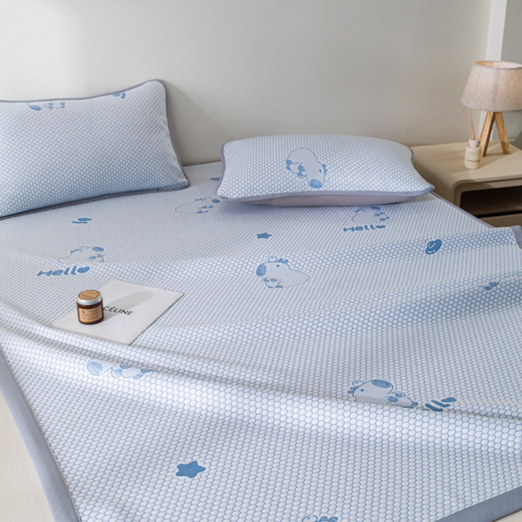 91家纺网 家纺一手货源 找家纺 观月轩家纺 2025新款亲肤舒适冰豆豆凉感席 凉席席子 卡皮巴拉-天蓝色