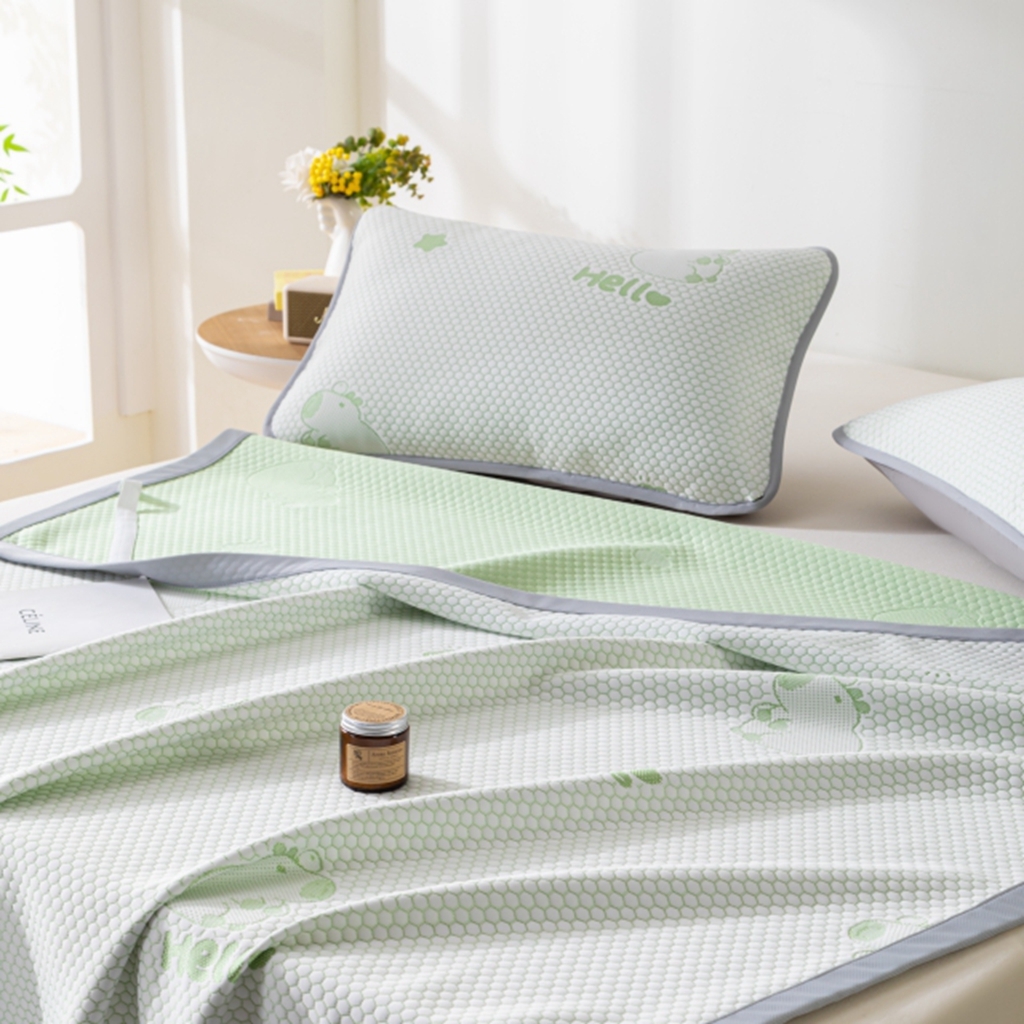 91家纺网 家纺一手货源 找家纺 观月轩家纺 2025新款亲肤舒适冰豆豆凉感席 凉席席子 卡皮巴拉-水绿色