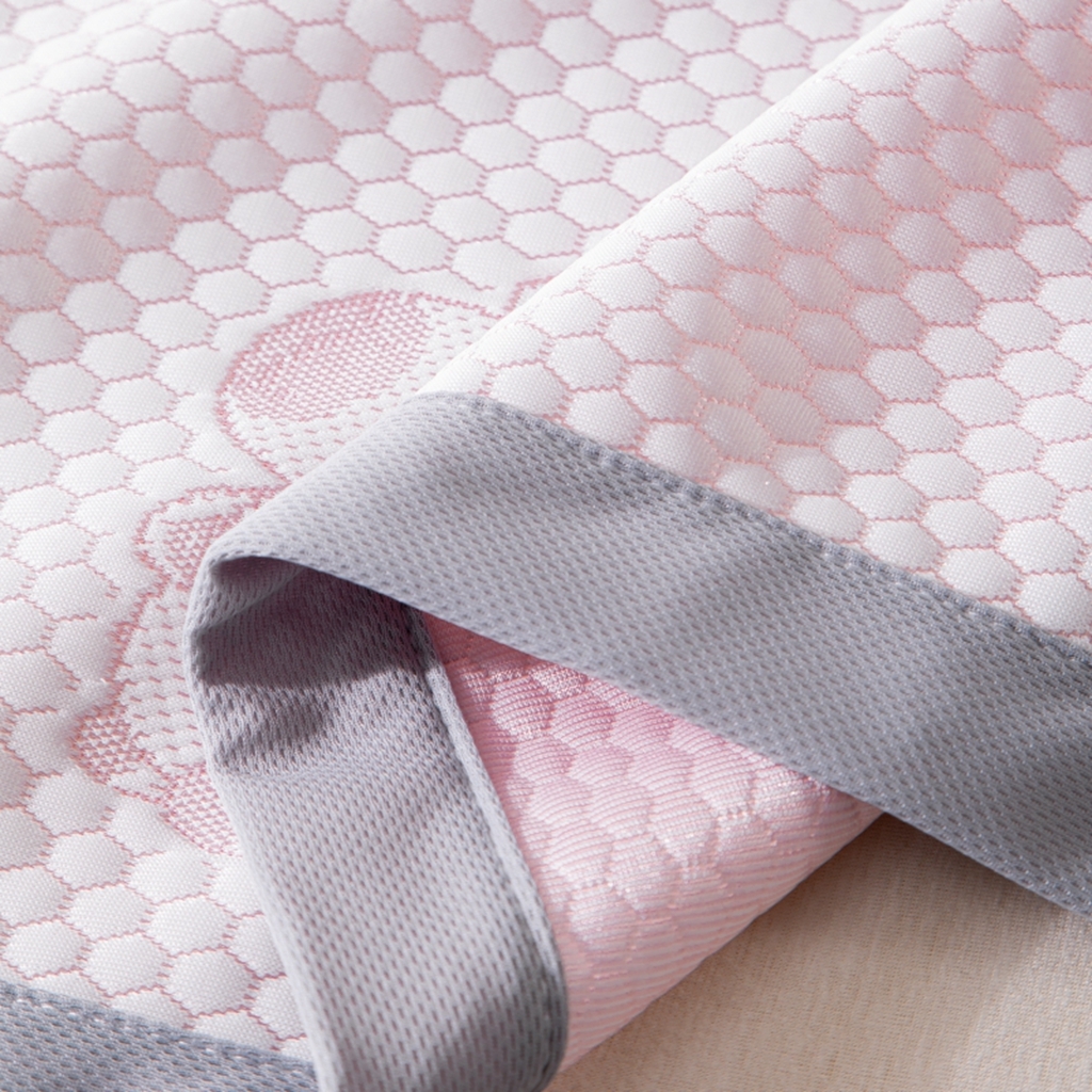 91家纺网 家纺一手货源 找家纺 观月轩家纺 2025新款亲肤舒适冰豆豆凉感席 凉席席子 卡皮巴拉-藕粉色