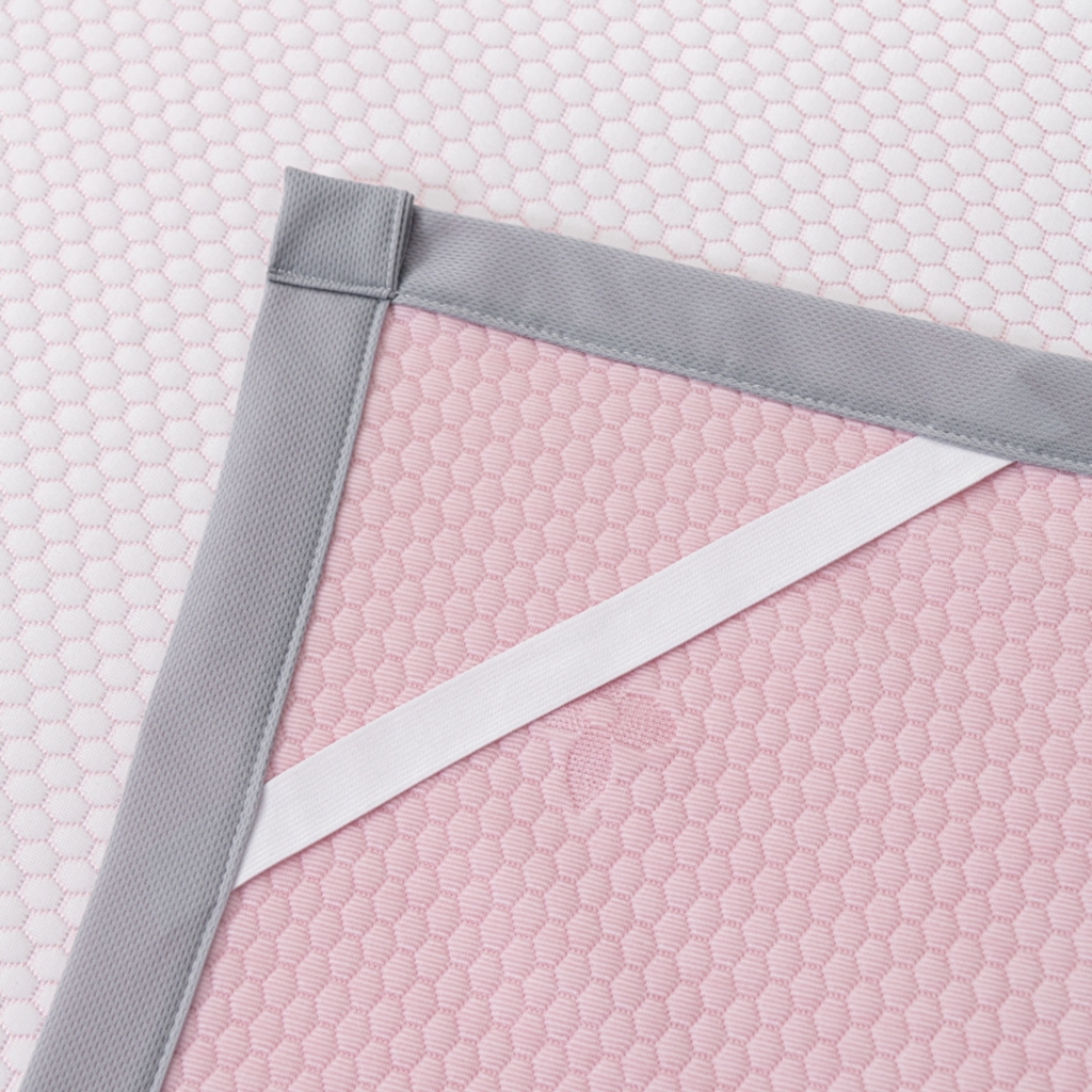 91家纺网 家纺一手货源 找家纺 观月轩家纺 2025新款亲肤舒适冰豆豆凉感席 凉席席子 暴力熊-藕粉色