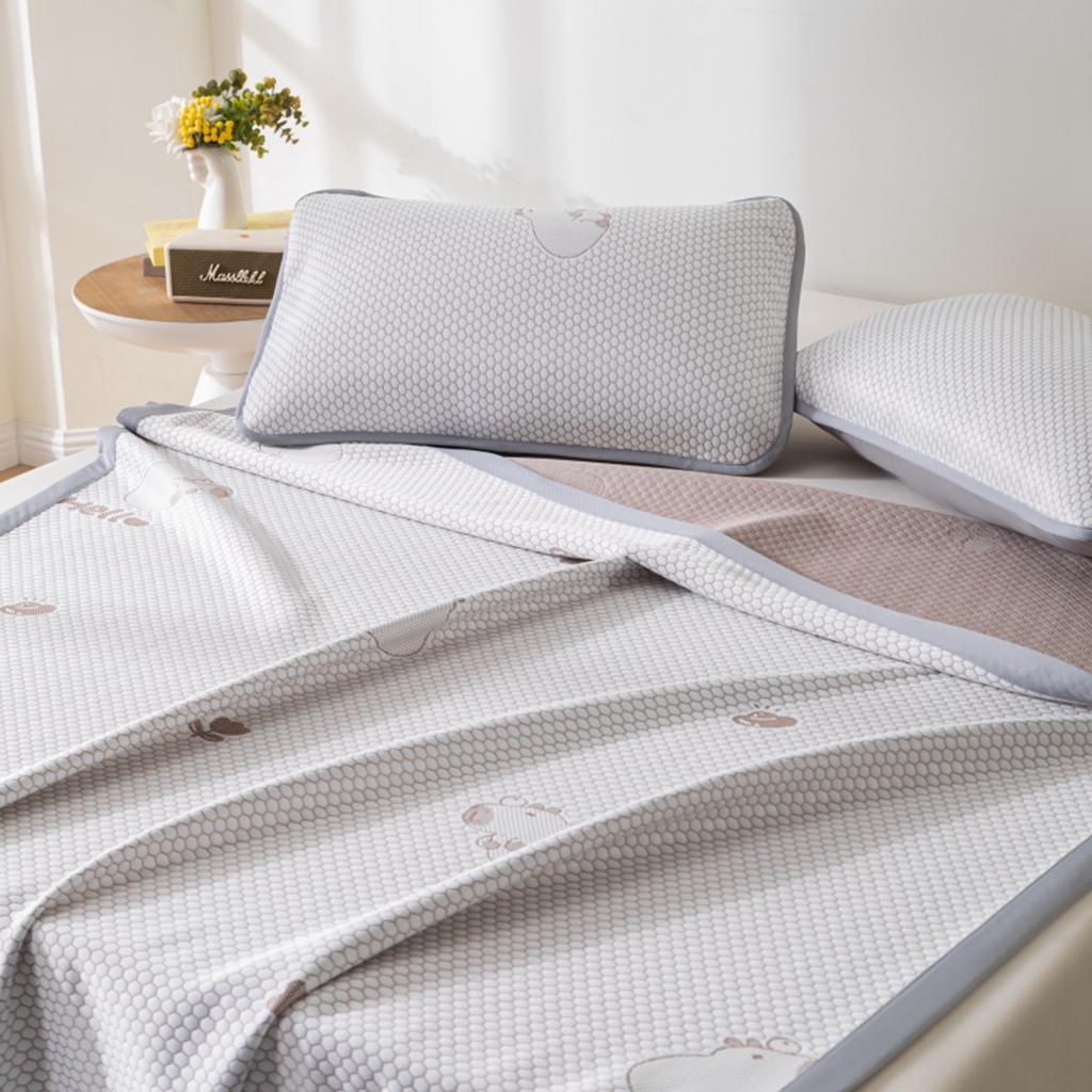 91家纺网 家纺一手货源 找家纺 观月轩家纺 2025新款亲肤舒适冰豆豆凉感席 凉席席子 卡皮巴拉-浅咖色