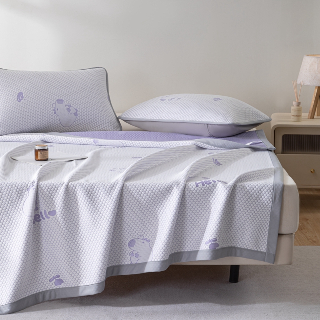 91家纺网 家纺一手货源 找家纺 观月轩家纺 2025新款亲肤舒适冰豆豆凉感席 凉席席子 卡皮巴拉-千黛紫