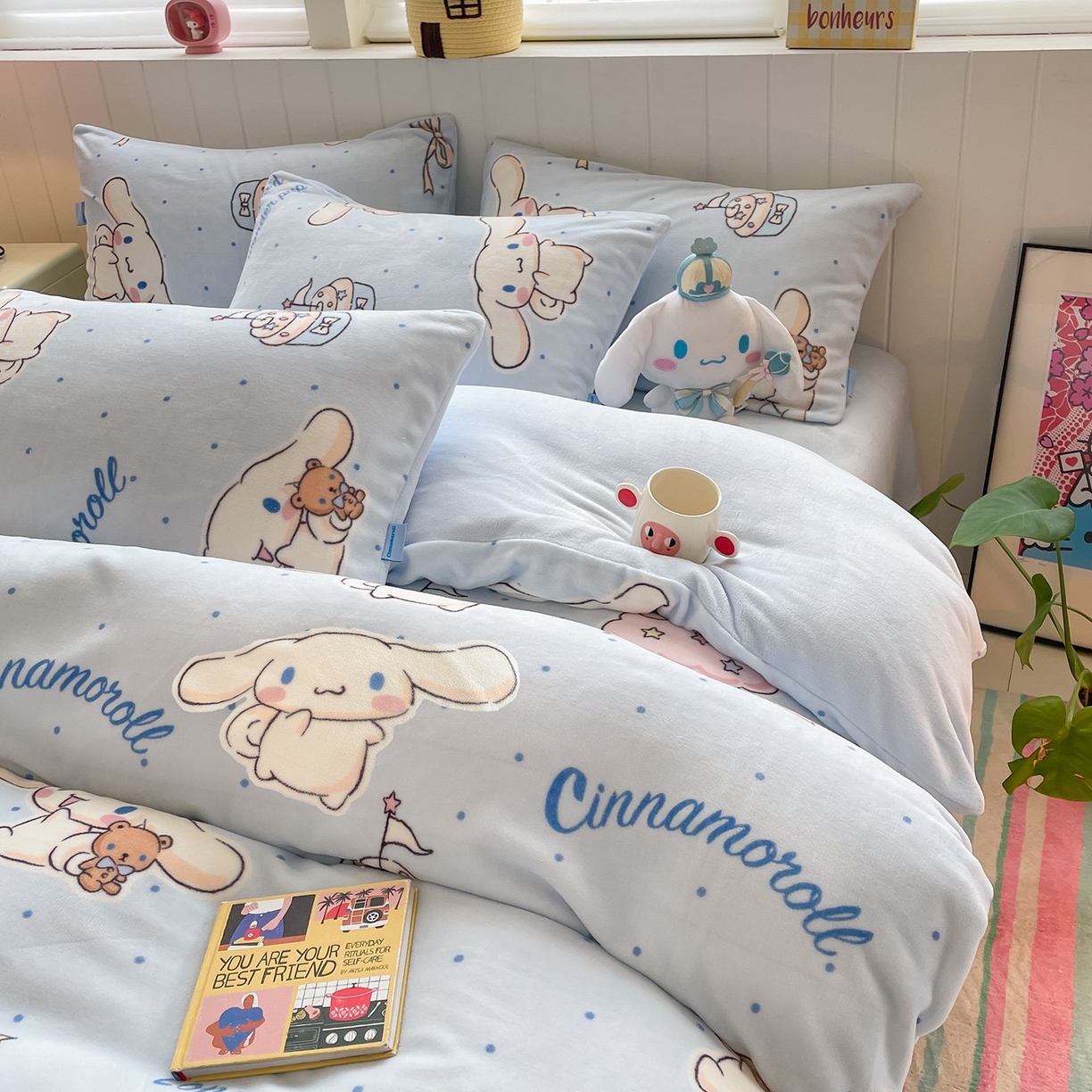 91家纺网 家纺一手货源 找家纺 桃子家居 2025新款A类正版三丽鸥授权卡通加厚高克重牛奶绒系列四件套 绒三丽鸥-蓝蓝玉桂狗