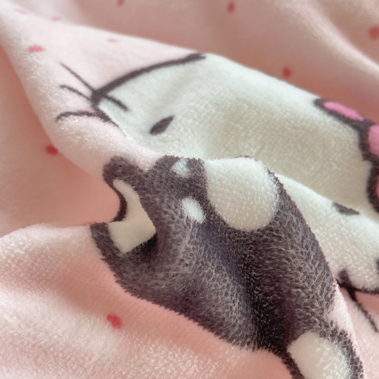 91家纺网 家纺一手货源 找家纺 桃子家居 2025新款A类正版三丽鸥授权卡通加厚高克重牛奶绒系列四件套 绒三丽鸥-美美kitty