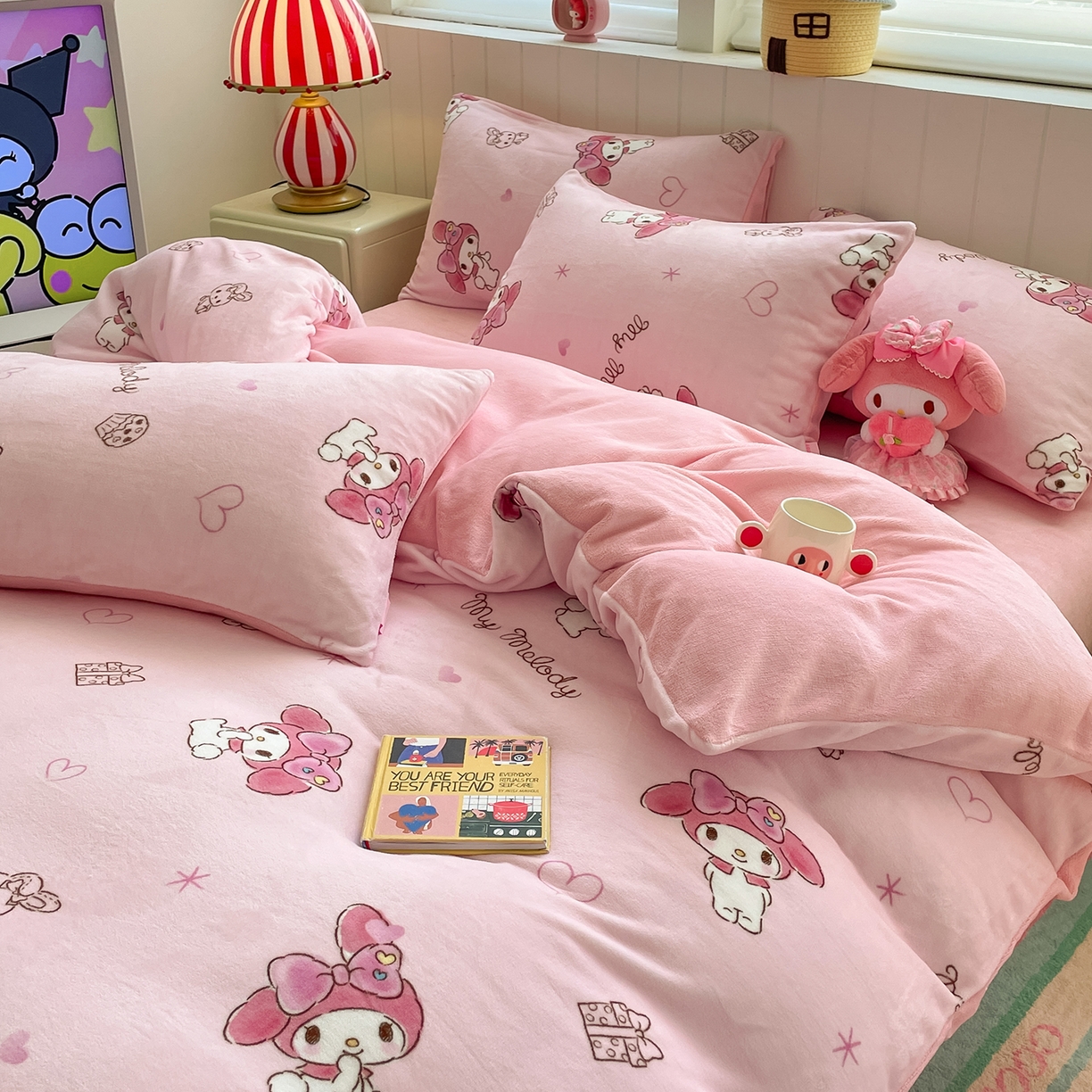 91家纺网 家纺一手货源 找家纺 桃子家居 2025新款A类正版三丽鸥授权卡通加厚高克重牛奶绒系列四件套 绒三丽鸥-萌萌美乐蒂