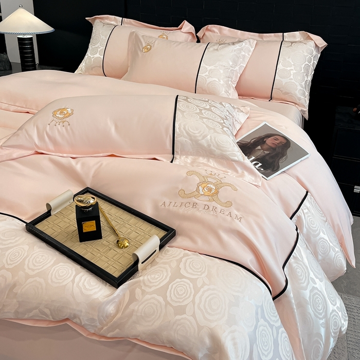 91家纺网 家纺一手货源 找家纺 （总）金牛座家纺 2025新款贡缎提花磨毛亲肤棉大拼角刺绣四件套