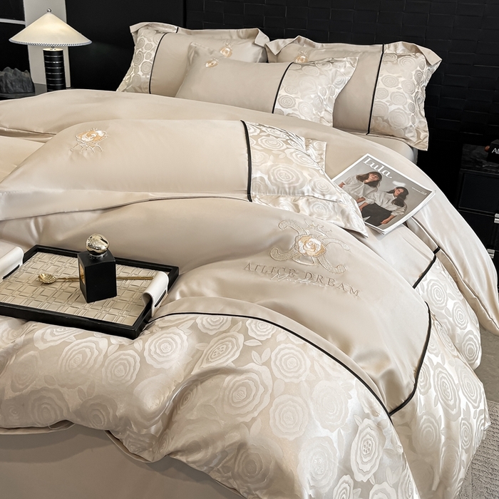 91家纺网 家纺一手货源 找家纺 （总）金牛座家纺 2025新款贡缎提花磨毛亲肤棉大拼角刺绣四件套