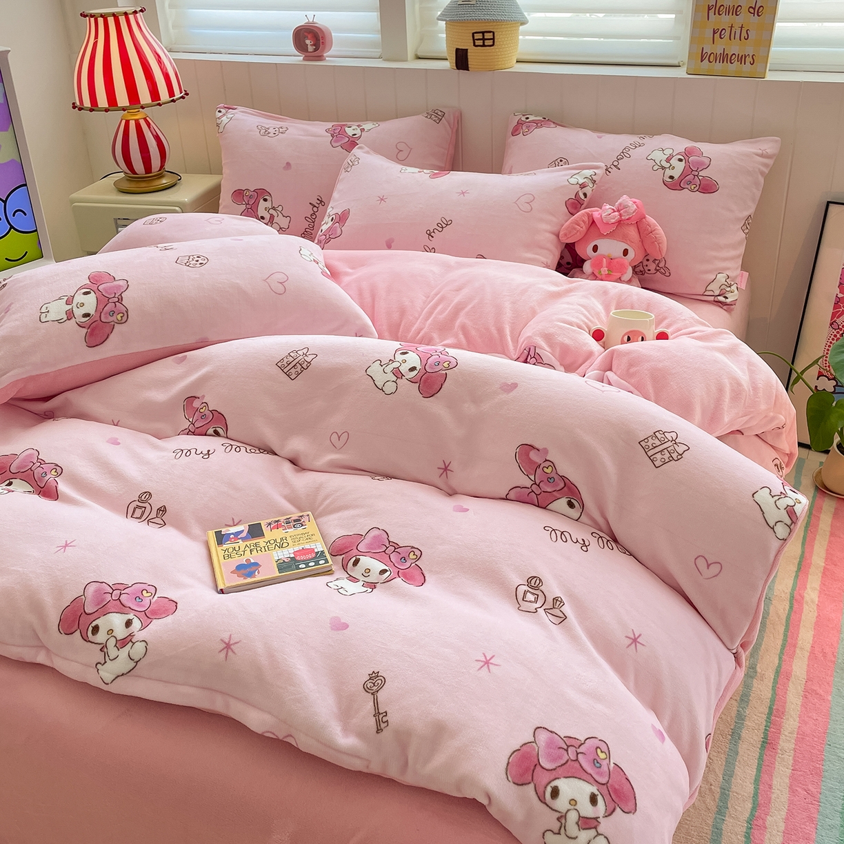 91家纺网 家纺一手货源 找家纺 桃子家居 2025新款A类正版三丽鸥授权卡通加厚高克重牛奶绒系列四件套 绒三丽鸥-萌萌美乐蒂