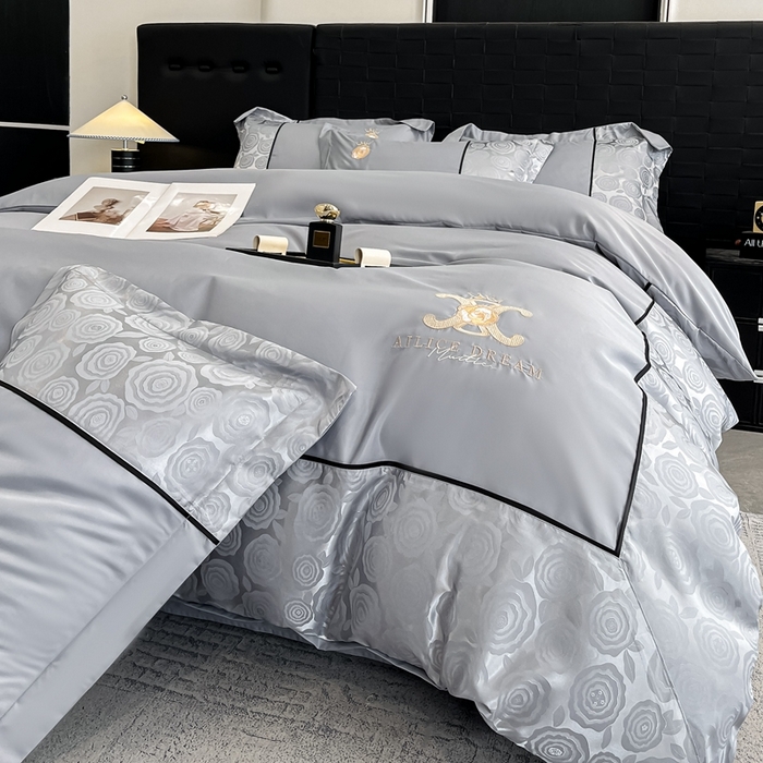 91家纺网 家纺一手货源 找家纺 金牛座家纺 2025新款贡缎提花磨毛亲肤棉大拼角刺绣四件套 爱丽丝-灰