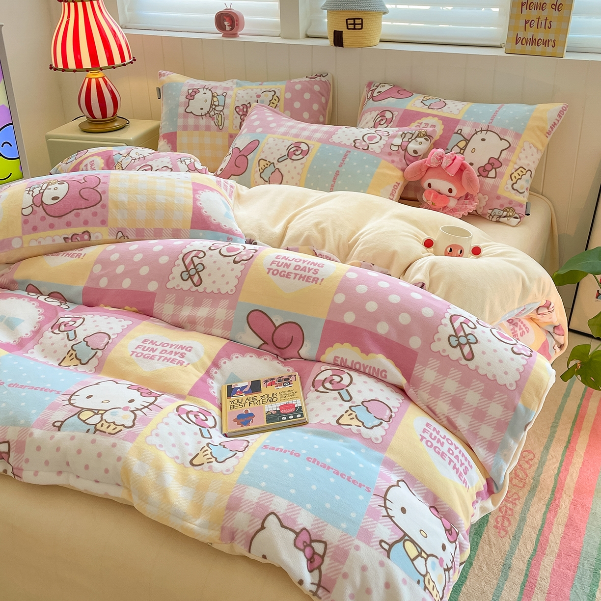 91家纺网 家纺一手货源 找家纺 桃子家居 2025新款A类正版三丽鸥授权卡通加厚高克重牛奶绒系列四件套 绒三丽鸥-梦幻kitty美乐蒂