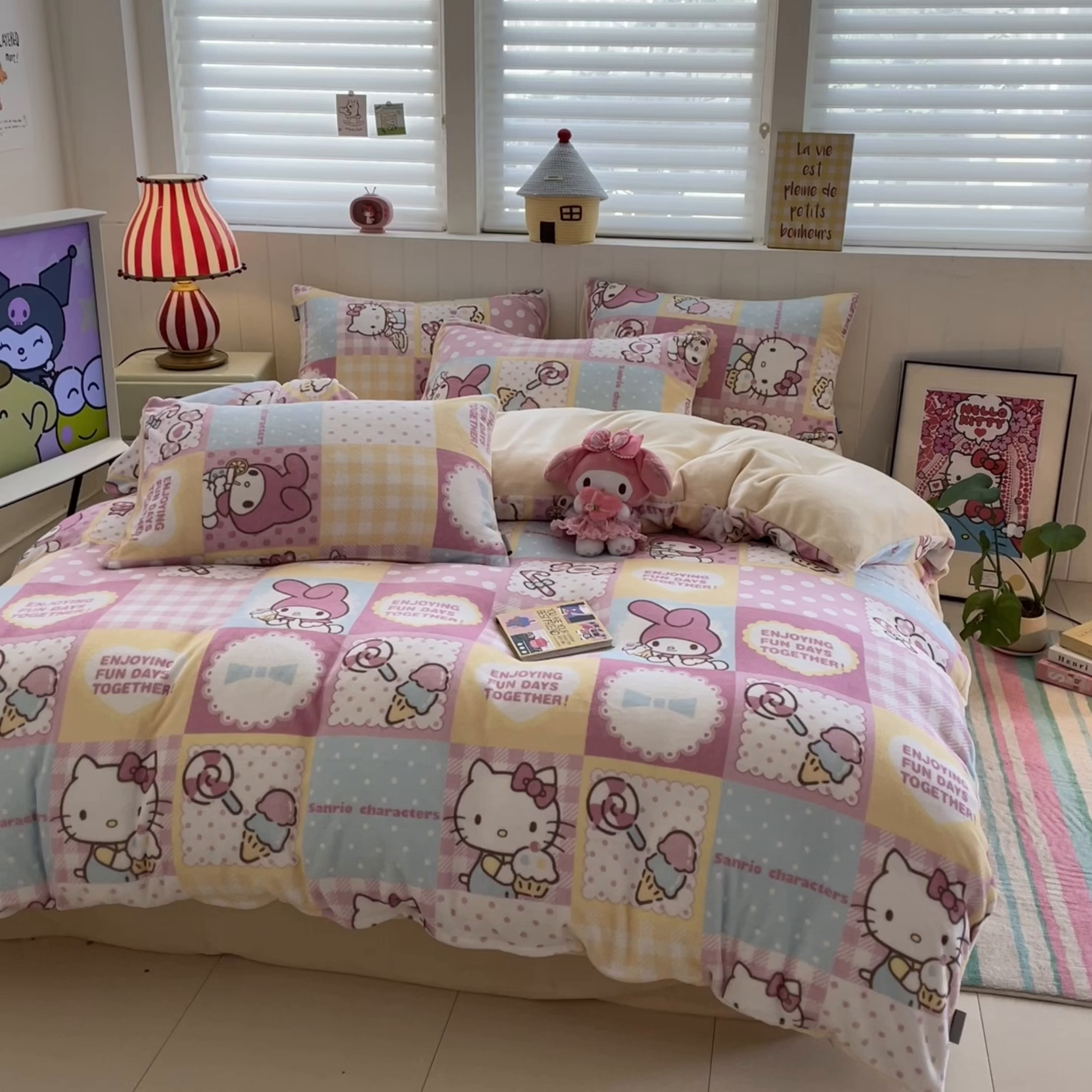 91家纺网 家纺一手货源 找家纺 桃子家居 2025新款A类正版三丽鸥授权卡通加厚高克重牛奶绒系列四件套 绒三丽鸥-梦幻kitty美乐蒂