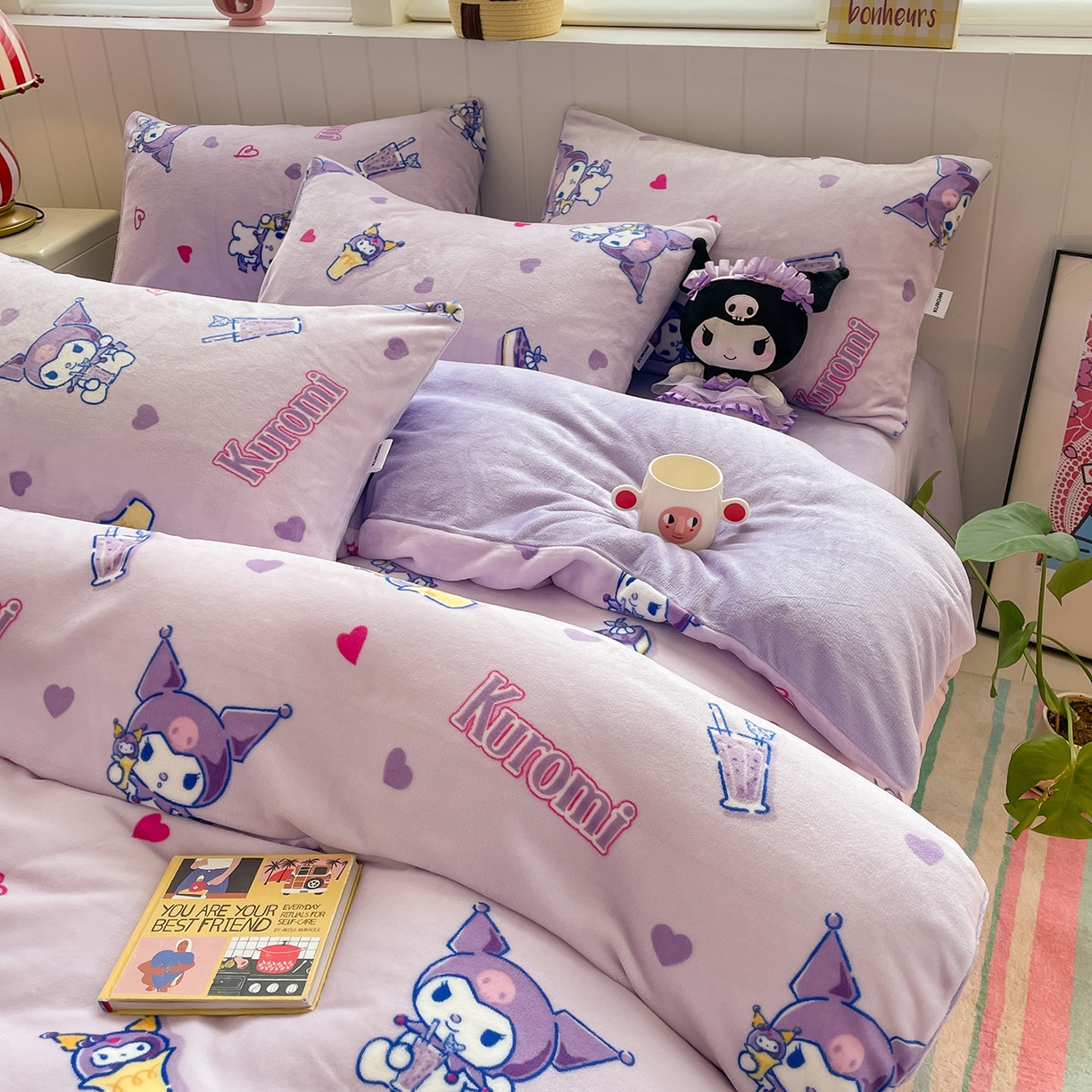 91家纺网 家纺一手货源 找家纺 桃子家居 2025新款A类正版三丽鸥授权卡通加厚高克重牛奶绒系列四件套 绒三丽鸥-奶茶库洛米