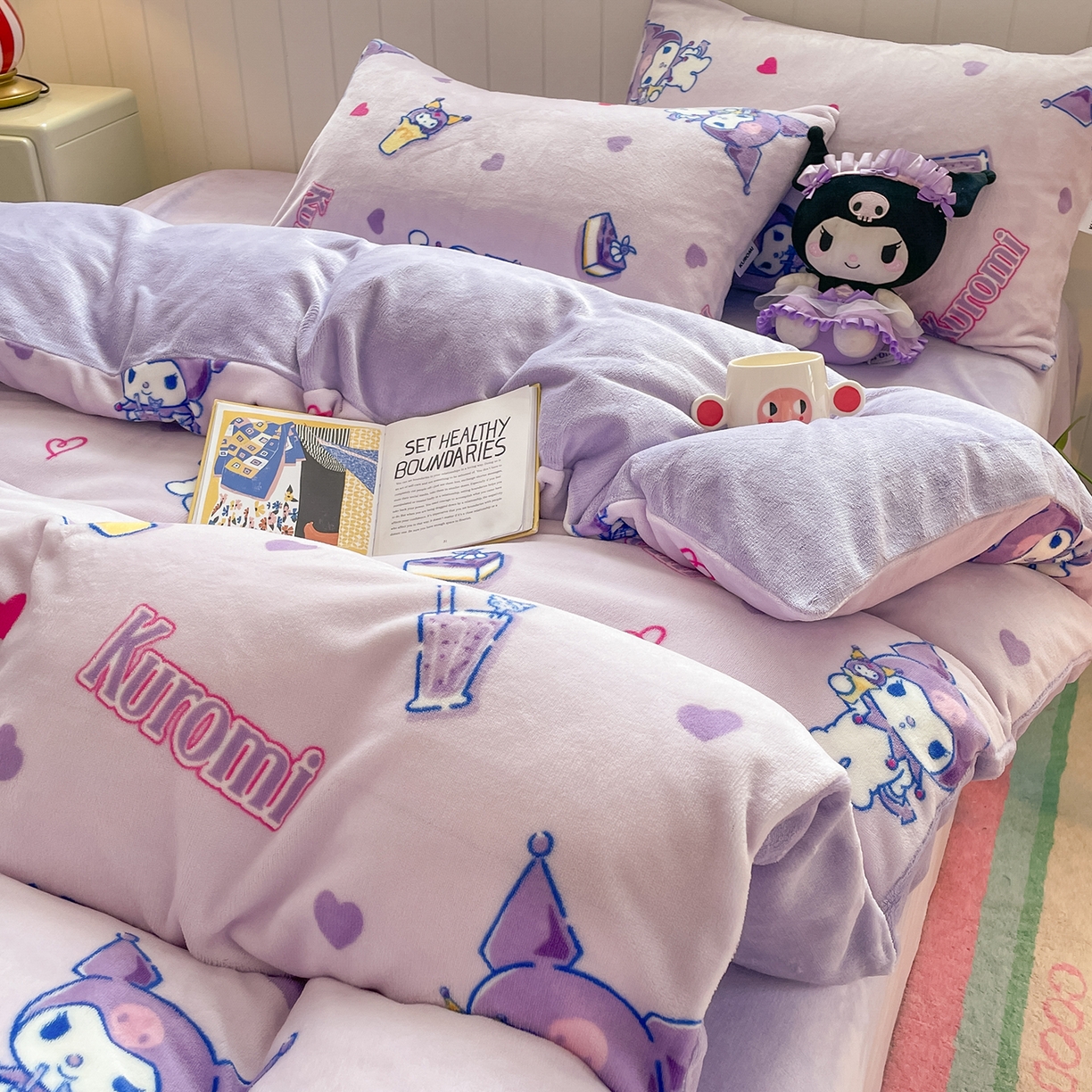 91家纺网 家纺一手货源 找家纺 桃子家居 2025新款A类正版三丽鸥授权卡通加厚高克重牛奶绒系列四件套 绒三丽鸥-奶茶库洛米