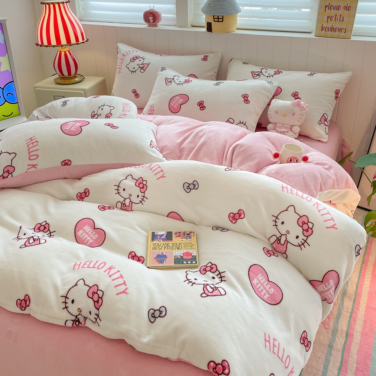 91家纺网 家纺一手货源 找家纺 桃子家居 2025新款A类正版三丽鸥授权卡通加厚高克重牛奶绒系列四件套 绒三丽鸥-奶油kitty