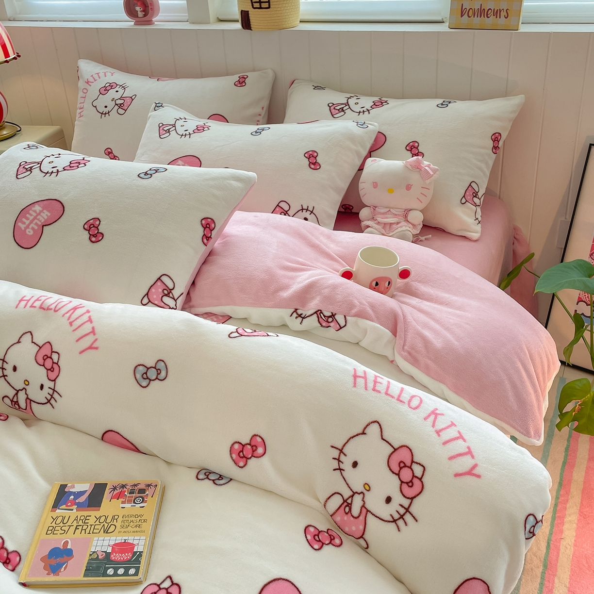 91家纺网 家纺一手货源 找家纺 桃子家居 2025新款A类正版三丽鸥授权卡通加厚高克重牛奶绒系列四件套 绒三丽鸥-奶油kitty