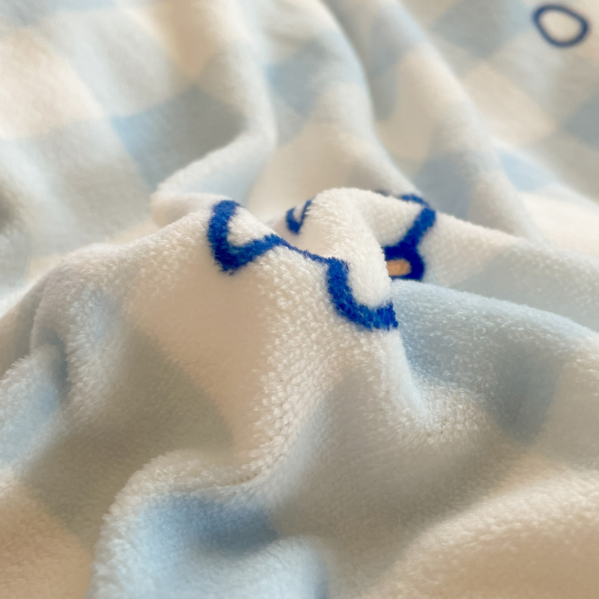 91家纺网 家纺一手货源 找家纺 桃子家居 2025新款A类正版三丽鸥授权卡通加厚高克重牛奶绒系列四件套 绒三丽鸥-清新布丁狗