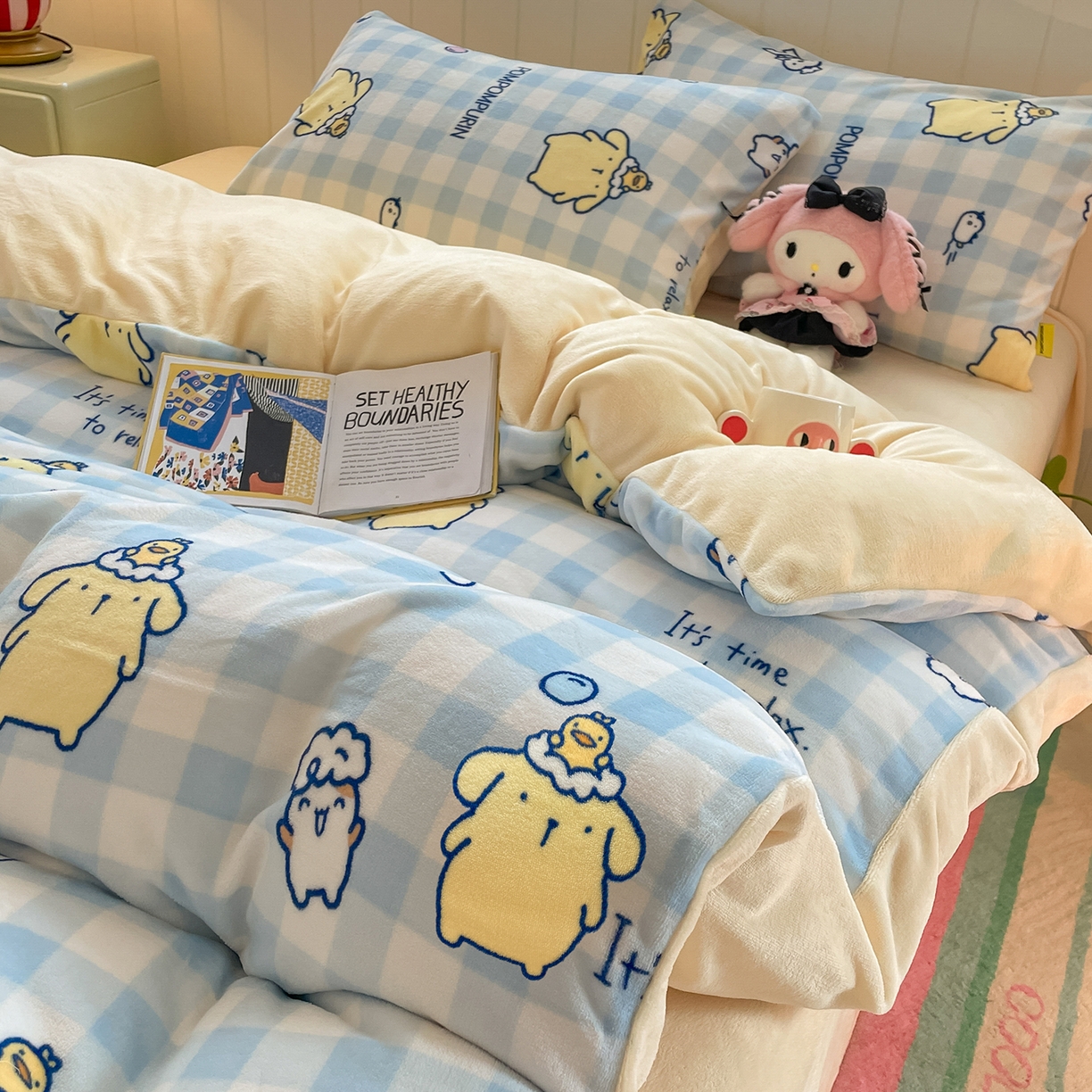 91家纺网 家纺一手货源 找家纺 桃子家居 2025新款A类正版三丽鸥授权卡通加厚高克重牛奶绒系列四件套 绒三丽鸥-清新布丁狗